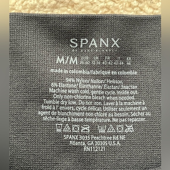 NWT SPANX Black Camo Look at Me Now Seamless Legging - Picture 7 of 13